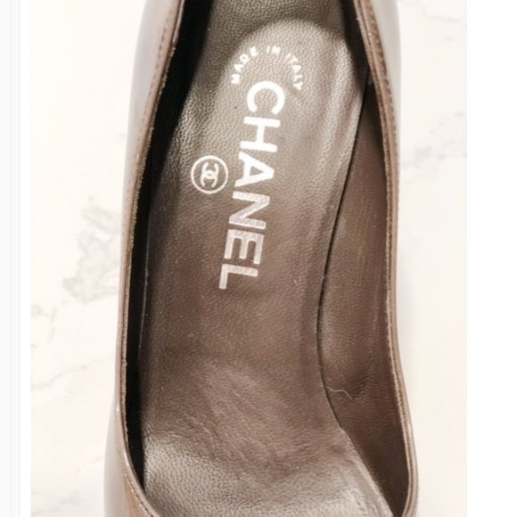 Chanel Tan & Black Leather Cap Toe Metal Platform Pumps w/ CHANEL engraving, 6 - Picture 10 of 12